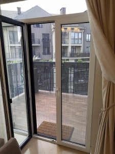 москитная сетка на балконной двери
